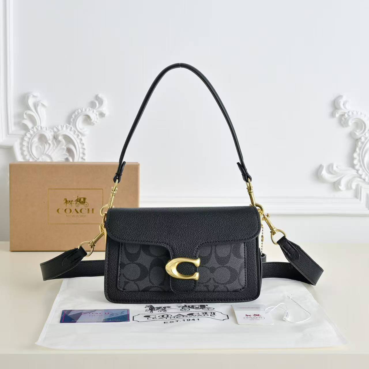 Coach
21cm 

100 dhs✅

Withbox
🎁🎁🎁

Zain143
♥️♥️♥️