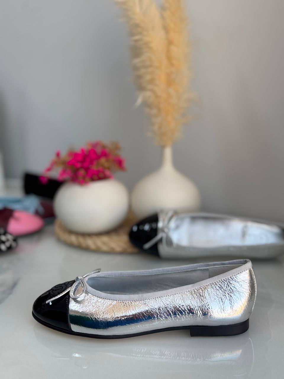 Chanel 
Vip quality 
Size:36 to 41 
450 dhs🇦🇪🇦🇪

Zain113
♥️♥️♥️