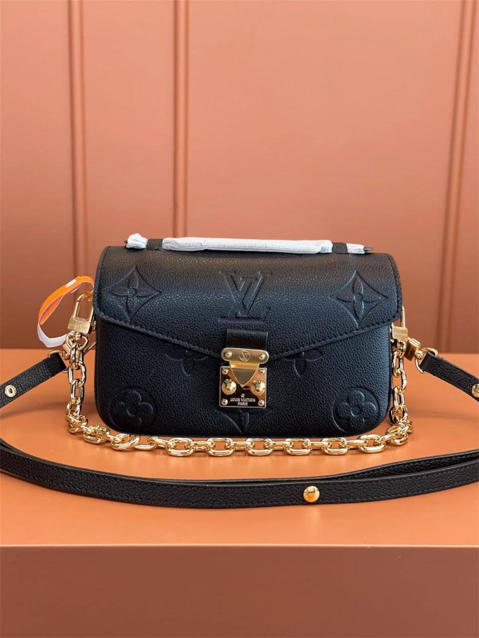 Lv

240 dhs

Zain134
♥️♥️♥️
