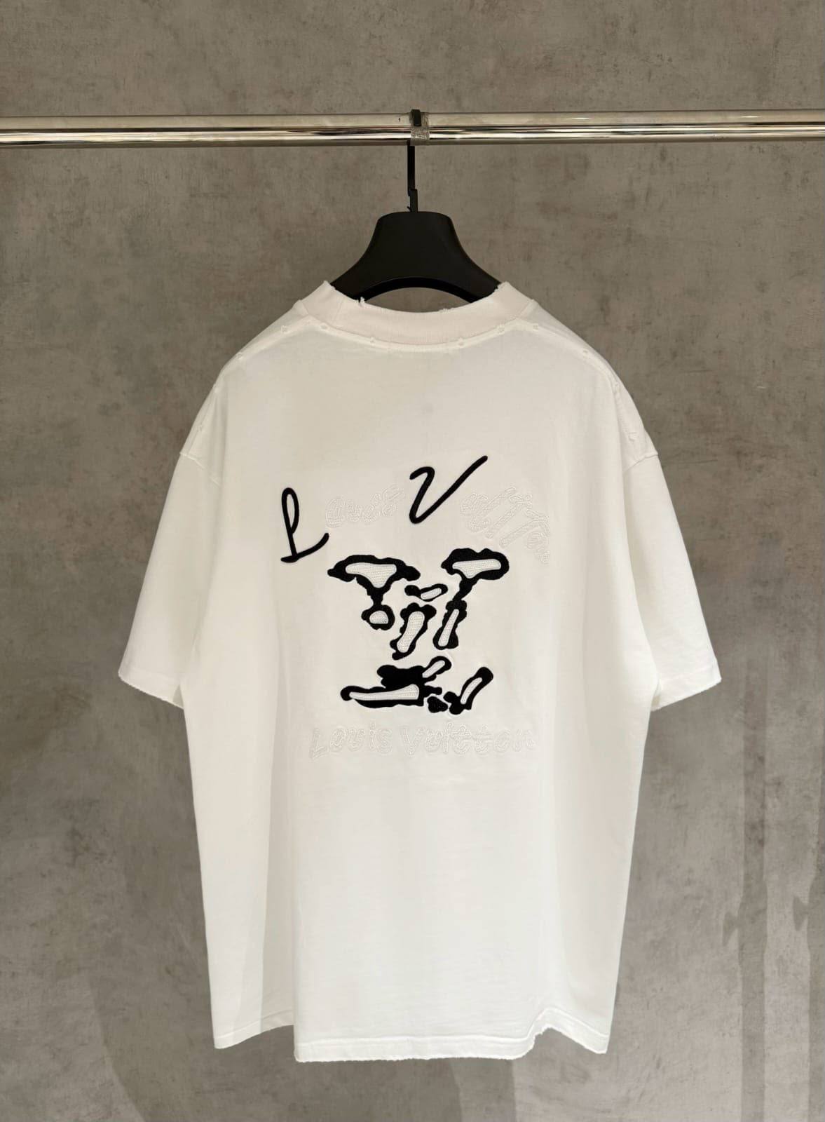 LOUIS VUITTON

Super Master quality

Sizes:S M L XL 2XL

300 dhs🇦🇪🇦🇪

Zain330
♥️♥️♥️