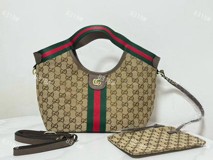 Gucci
120 dhs❣️
2 SIZE 
Good quality 

Zain07
♥️♥️♥️