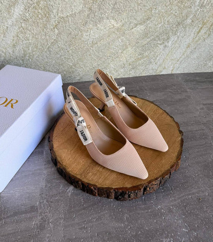 DIOR 
SuperMaster Quality 💯
450 dhs✅
Size: 36-41💥

Zain171
♥️♥️♥️