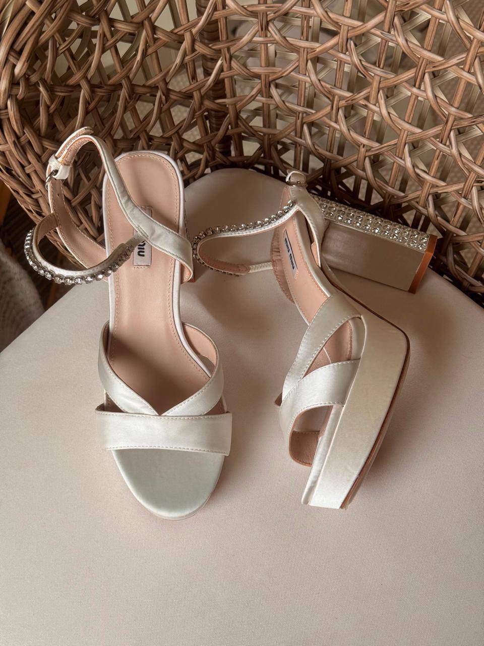 MIU MIU 
✨ Collection
👠 36–41
💎 Premium Quality
🔥 Super Master
450 dhs🇦🇪🇦🇪

Zain198
♥️♥️♥️