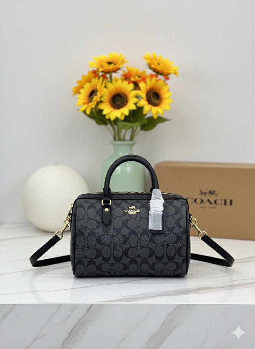 COACH 🆕
GOOD QUALITY 💯
95 dhs🪙🌨️
WITH BOX 📦

Zain28
♥️♥️♥️
