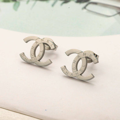 New arrival earrings 
30 dhs💓

Zain243
♥️♥️♥️