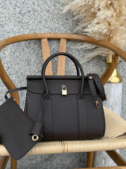 LORO PIANA
26cm
380 dhs🪙🌨️
Top quality

Zain167
♥️♥️♥️