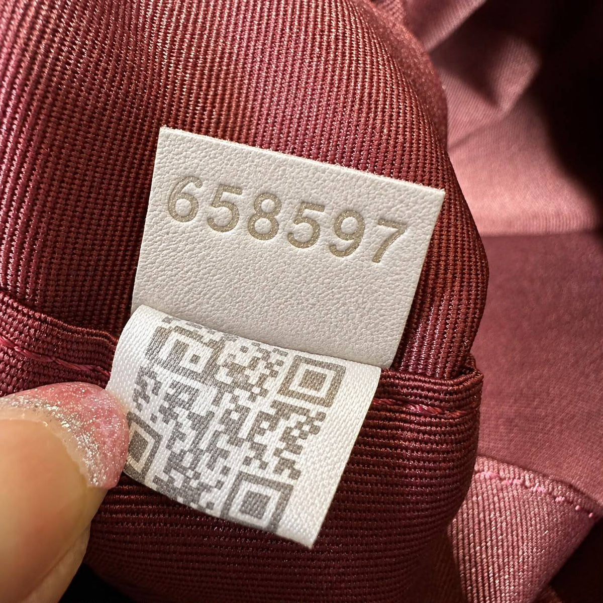 CHANEL 

COPY ONE 
NEW CAME 
WITH BOX 
215 dhs🇦🇪🇦🇪

Size:26cm

Zain295
♥️♥️♥️