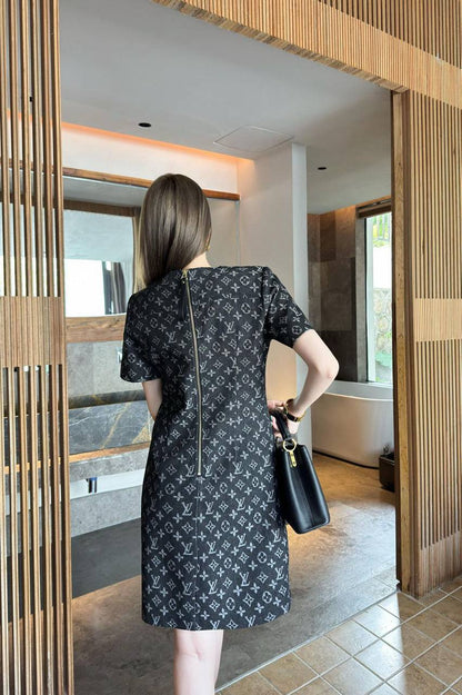 *New collections      
230 dhs🪙
*good  quality  ✅
*Sizes:S M L * 
*AVAILABLE NOW*

Zain231
♥️♥️♥️