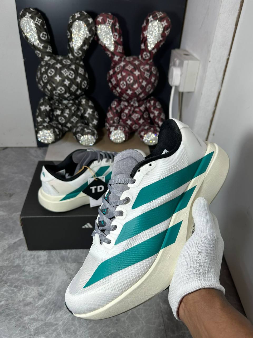 Adidas ADIZERO EVO SL ‘‘Cloud white/Pure Teal’’🍀☁️
36-45 AVAILABLE 🤩
All adizero we give discounts 🤩
200 dhs🇦🇪🇦🇪

Zain242
♥️♥️♥️
