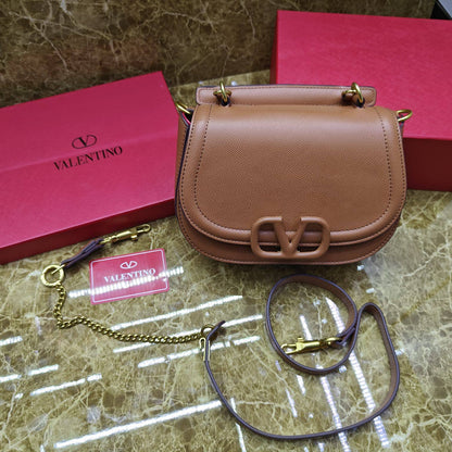 Valentino 
115 dhs🗽 

with box
🎁🎁🎁

Zain235
♥️♥️♥️