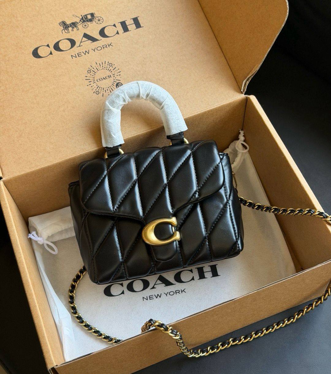 COACH 
HIGH QUALITY 
WITH BOX 
110 dhs✅

Zain39
♥️♥️♥️