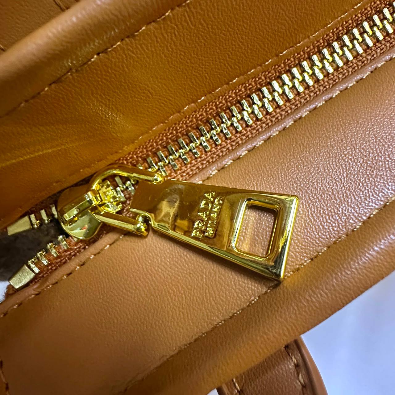 PRADA COPY ONE NEW CAME  SMALL SIZE WITH BOX 
210 dhs🇦🇪🇦🇪

Zain295
♥️♥️♥️