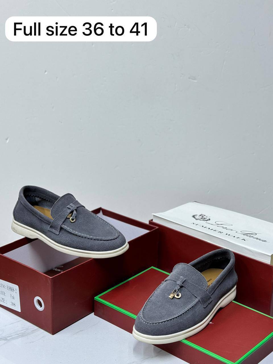 Loro Piana 
𝐇𝐢𝐠𝐡 𝐪𝐮𝐚𝐥𝐢𝐭𝐲 💯 
130 dhs✅

Zain86
♥️♥️♥️