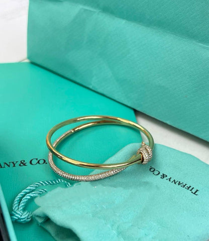 Tiffany 💥*
Bangle 🍁
Master quality 🐦‍🔥
With normal boxes 📦 
70 dhs✅
With master box 🗃️ 
110 dhs✅

Zain216
♥️♥️♥️