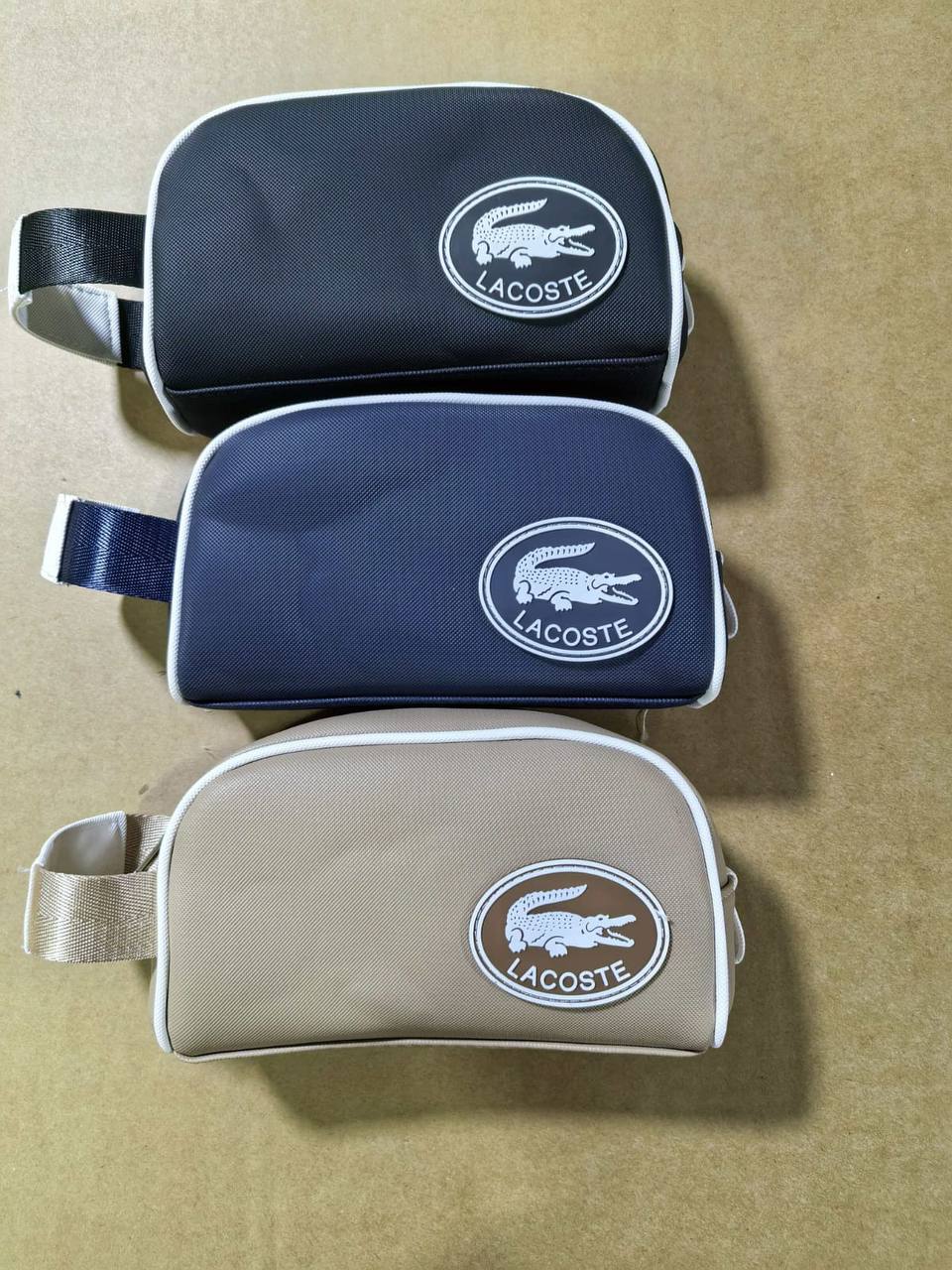 Pouch 
35 dhs🪙🌨️

Zain235
♥️♥️♥️