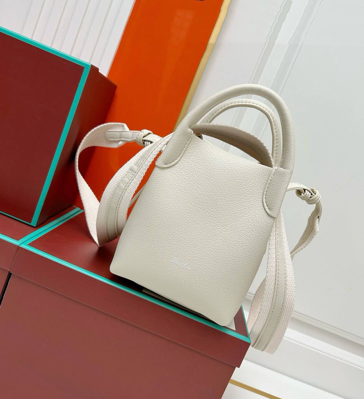 KIPLING 
GOOD QUALITY 
55 dhs✅

Zain39
♥️♥️♥️
