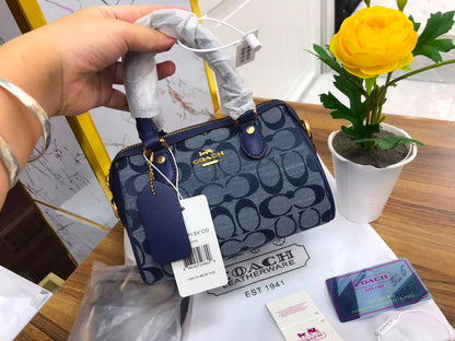 Coach
100 dhs🇦🇪🇦🇪
with box
Size:17/12/10

Zain07
♥️♥️♥️