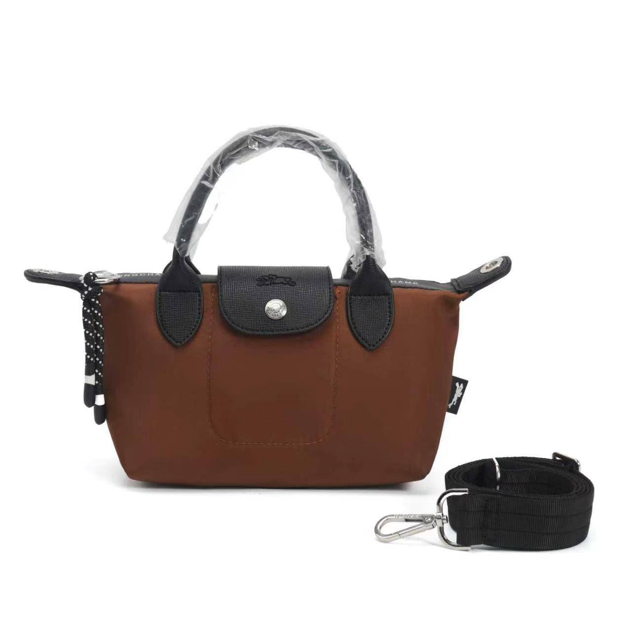 NEW CAME
LONG CHAMP BAG
GOOD QUALITY
50 dhs✅

Zain40
♥️♥️♥️