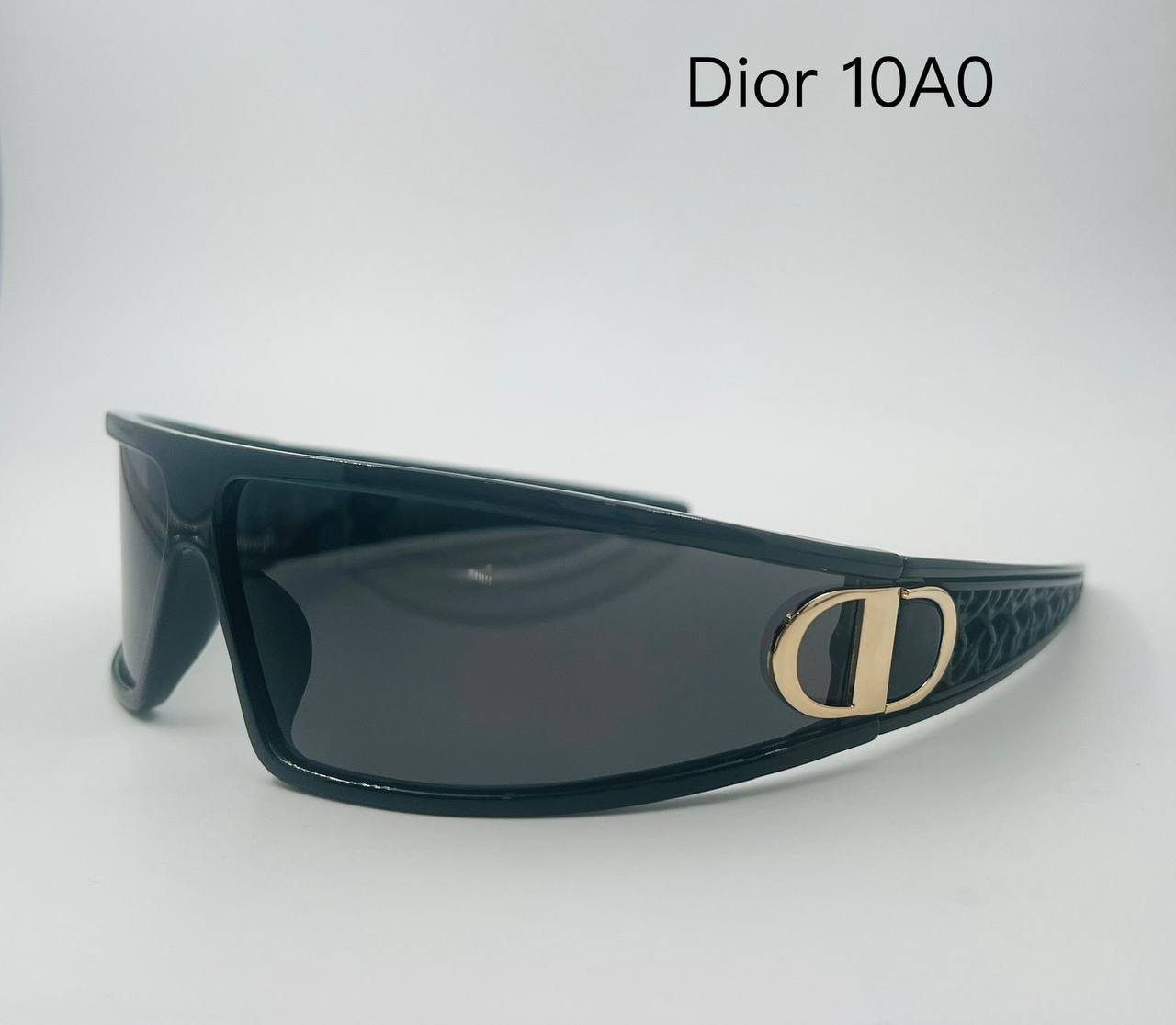 Dior
Sunglasses 🕶️ 
good quality 💯
With master box 🗃️ 
50 dhs✅

Zain273
♥️♥️♥️