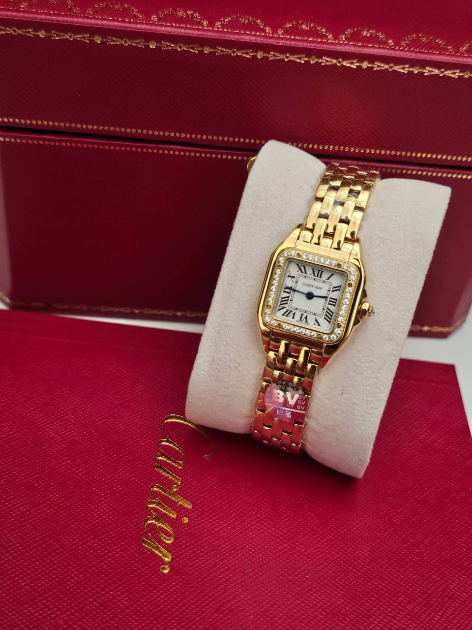CARTIER
_PANTHÈRE DE CARTIER  SIZE 22MM WITH STONE BEZEL_
Swiss Movement🇨🇭
Water Resistant 💧
Sapphire Crystal 
Super Master Quality 
With Original Box 📦🛍️
For Price 👇 WhatsApp✅
0568585901 
0507557372
0552275751 Owner Zain 👌

Zain282
♥️♥️♥️