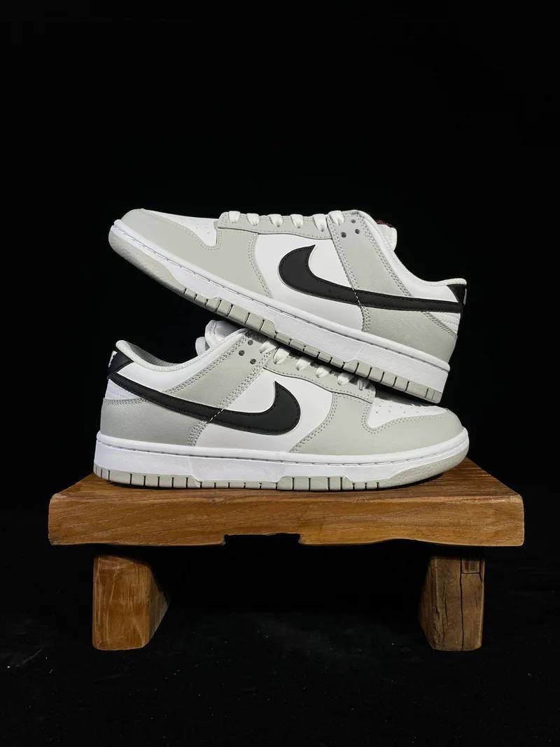 Nike SB Dunks 
Size 36-46 
140 dhs🪙💚

Zain232
♥️♥️♥️