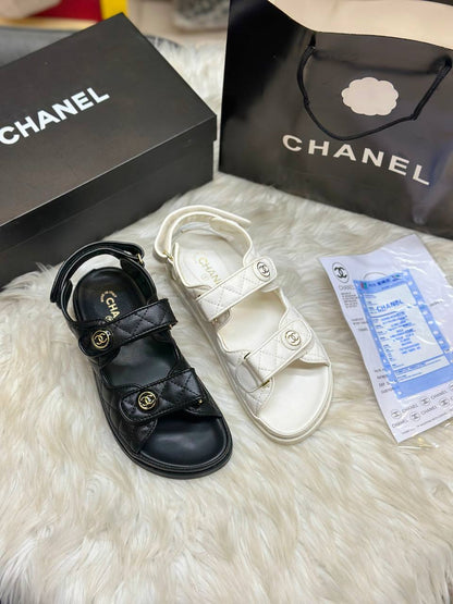 Chanel 
Size:36 to 41
120 dhs🇦🇪🇦🇪

Zain241
♥️♥️♥️