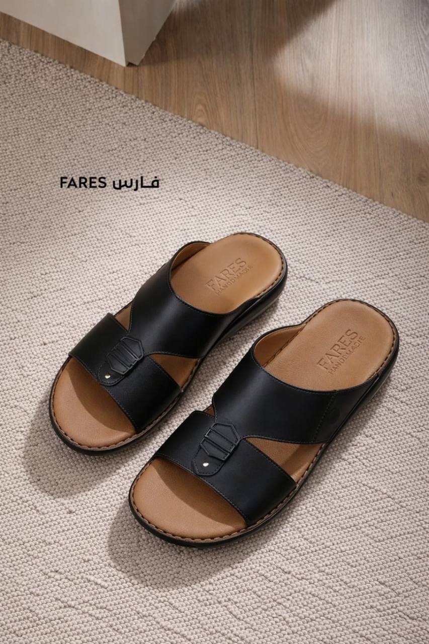 slippers for men good quality  with box  
size available (40to47) 6to13) price 
230 dhs💓
new arrival ❤️❤️

Zain59
♥️♥️♥️