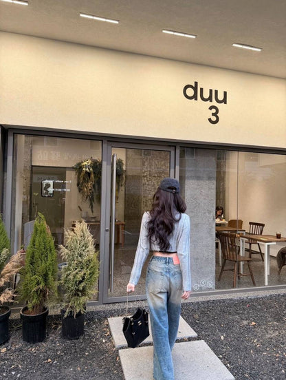 Chanel
90 dhs✅
Good-quality 
Size：28CM

Zain35
♥️♥️♥️