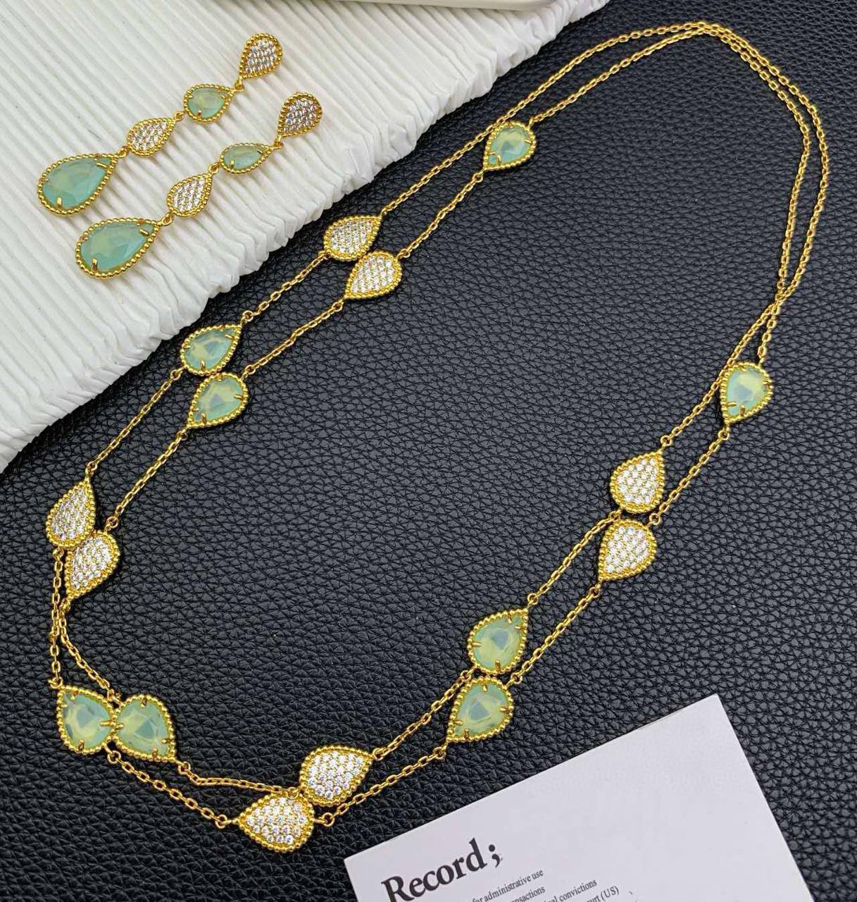 260 dhs🪙🌨️ SET 
BOUCHRON
Necklace 
Earrings

With Box And Paper Bag
🎁🎁🎁

Zain89
♥️♥️♥️