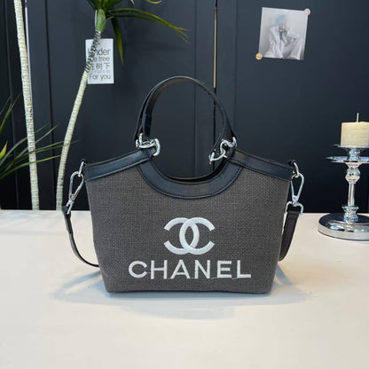 Chanel
70 dhs✅
high quality
24cm

Zain26
♥️♥️♥️