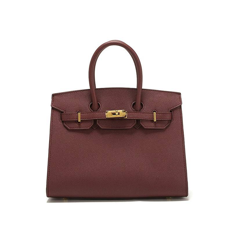 HERMES
Best quality

 WITH BOX
🎁🎁🎁

120 dhs✅
size 30CM

Zain290
♥️♥️♥️