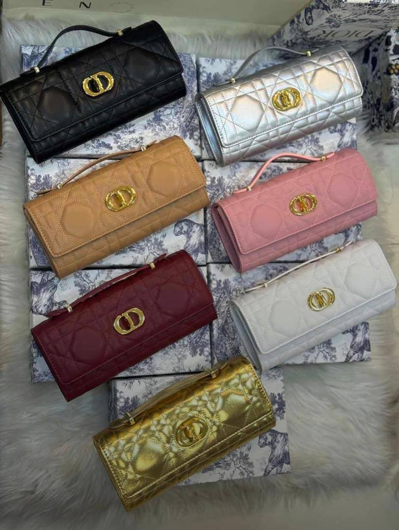Dior
95 dhs🪙🌨️

high quality 

With box
🎁🎁🎁

Zain26
♥️♥️♥️