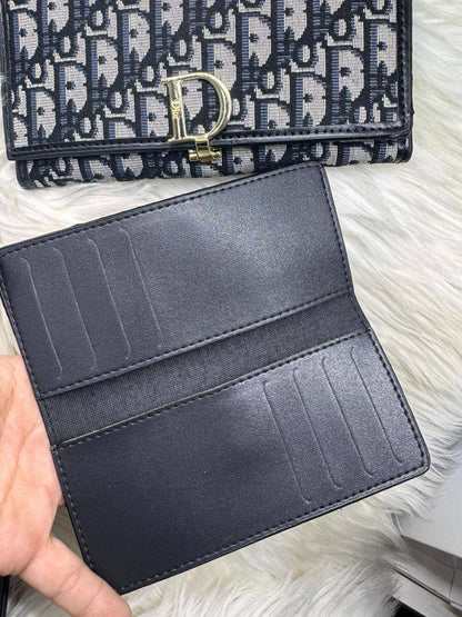 💝 Mk / Dior wallet
1️⃣ First quality 
Size : 19.5 * 9.5 aed
40 dhs✅

Zain115
♥️♥️♥️
