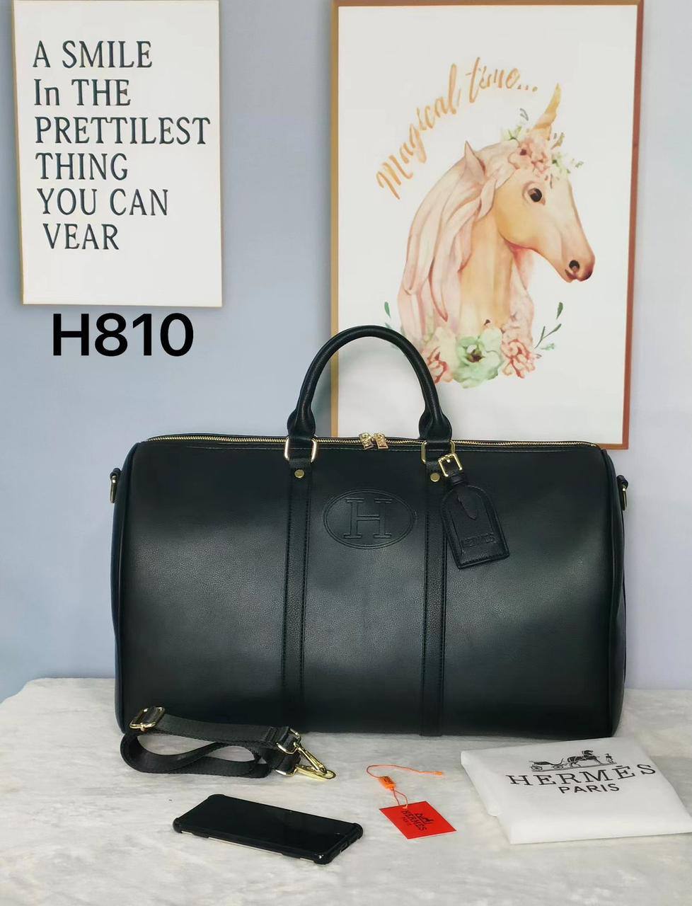 TLV Travel Bags

good quality

120 dhs✅
150 dhs✅

Zain137
♥️♥️♥️