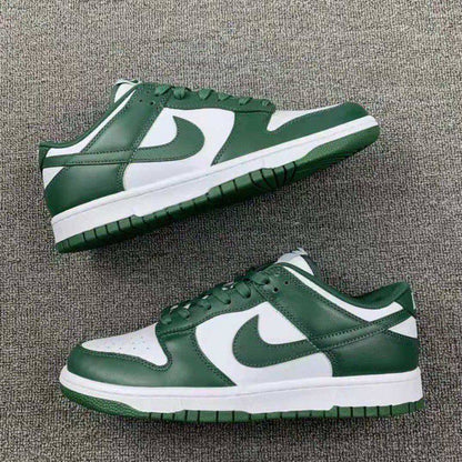 Dunk Low 
Size 36-46 
140 dhs🪙🌨️

Zain232
♥️♥️♥️