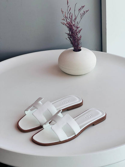 New Hermes🌹
Size 36_41
Super high quality 🌹
390 dhs🪙💚

Zain176
♥️♥️♥️