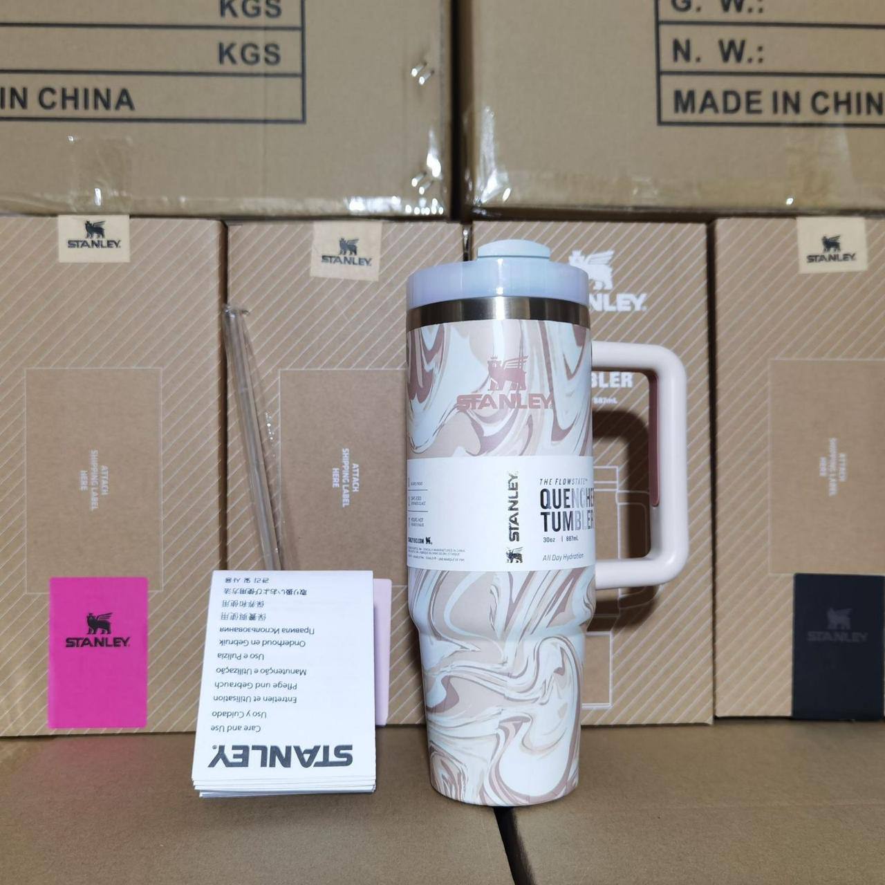 Stanley Coffee vacuum Cup 
Normal Quality 
Size ： 27 * 10 cm
60 dhs🪙💚
with box 🎁

Zain115
♥️♥️♥️