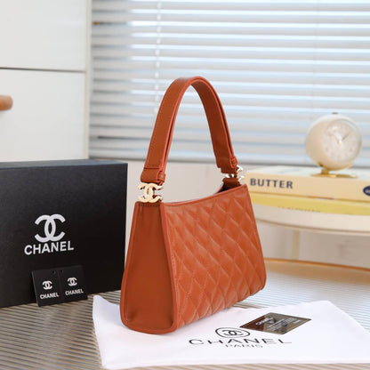 Chanel

95 dhs✅

high quality 

With box
🎁🎁🎁

Zain26
♥️♥️♥️