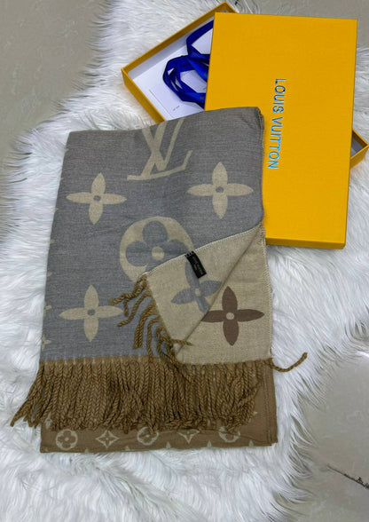 Winter scarf 
45 dhs🪙💚

Zain93