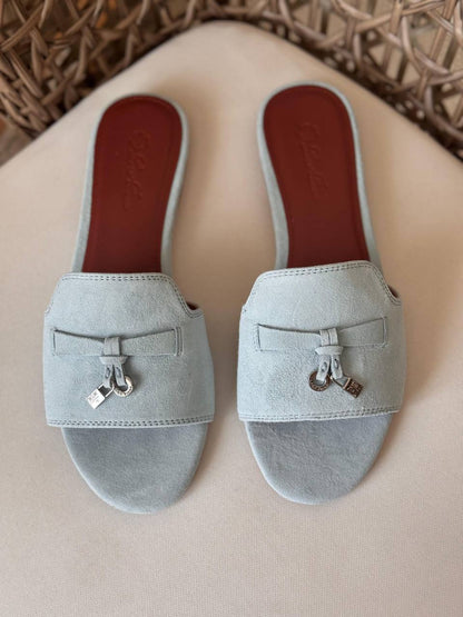 LORO PIANA 🩵
Size: 36 to 41
Super master quality
450 dhs✅

Zain198
♥️♥️♥️