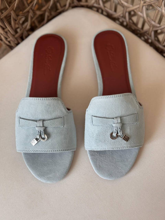 LORO PIANA 🩵
Size: 36 to 41
Super master quality
450 dhs✅

Zain198
♥️♥️♥️