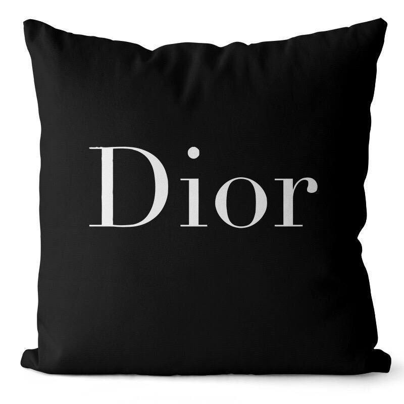 Brand 
High quality 
Pillow cover 
Velvet 100%
Size 50*50
50 dhs🪙🌨️

Zain99
♥️♥️♥️