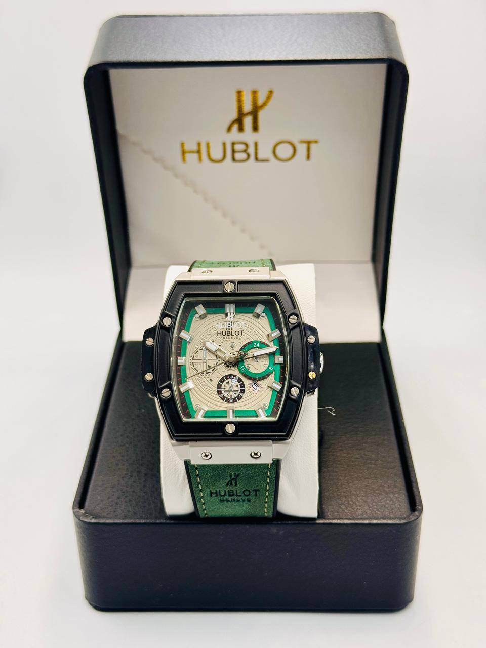 Hublot Men 
60 dhs✅

Zain08
♥️♥️♥️
