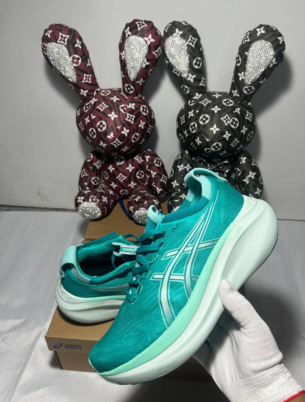 ASICS GEL-NIMBUS 27 
New ARRIVALS 😇
36-45 AVAILABLE 🤩
210 dhs💓

Zain242
♥️♥️♥️