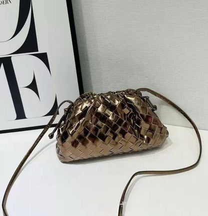 BOTTEGA NEW CAME GOOD QUALITY WITH BOX 
105 dhs🇦🇪🇦🇪

Zain39
♥️♥️♥️