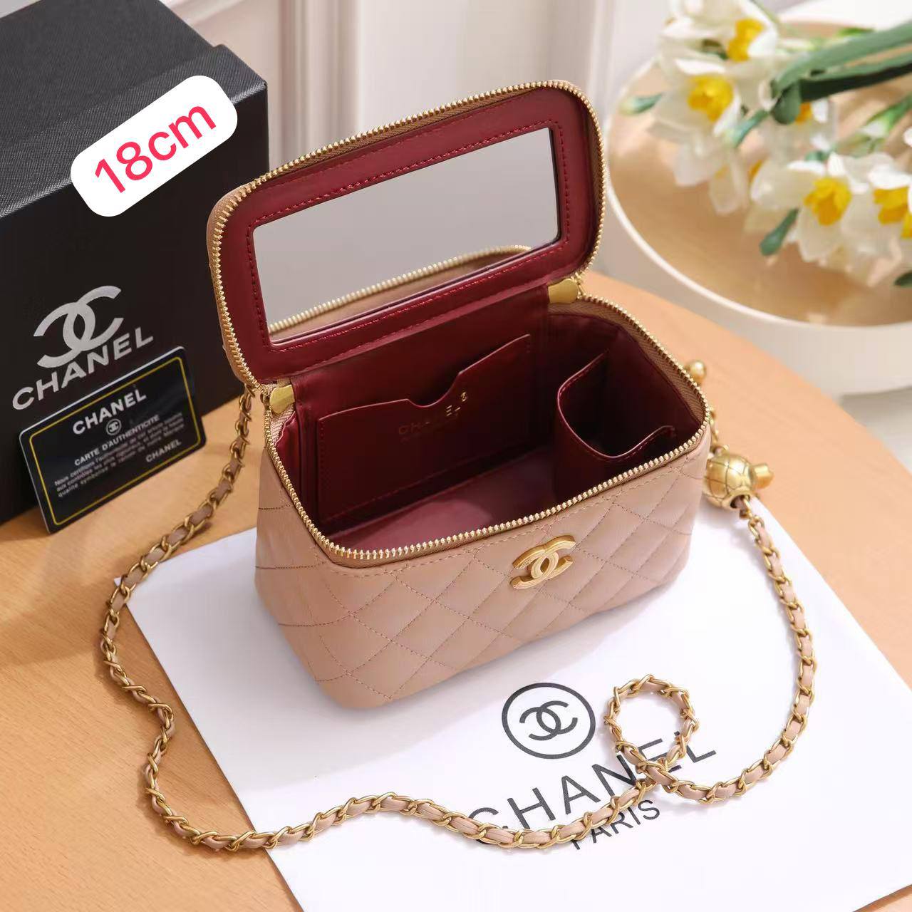 Chanel

With box 
🎁🎁🎁

85 dhs🪙🪙

Zain168
♥️♥️♥️