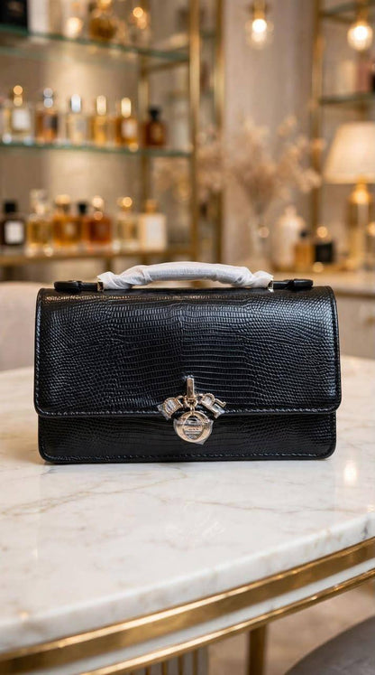 Dior
Master quality

21 cm 

with box
280 dhs🇦🇪🇦🇪

Zain95
♥️♥️♥️