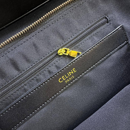 CELINE 

HIGH QUALITY 

NEW CAME 
125 dhs🇦🇪🇦🇪

Zain17
♥️♥️♥️