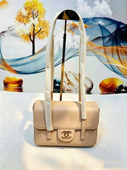 CHANEL

Best quality 
with box

115 dhs🇦🇪🇦🇪

size 23CM

Zain290
♥️♥️♥️