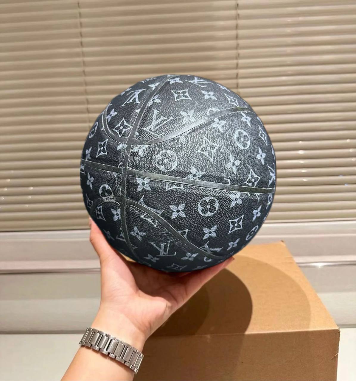 basketball good quality special

 50 dhs

Zain39

♥️♥️♥️